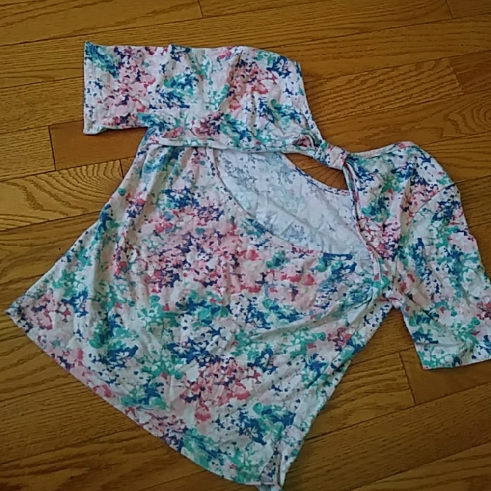 Floral-patterned crop top